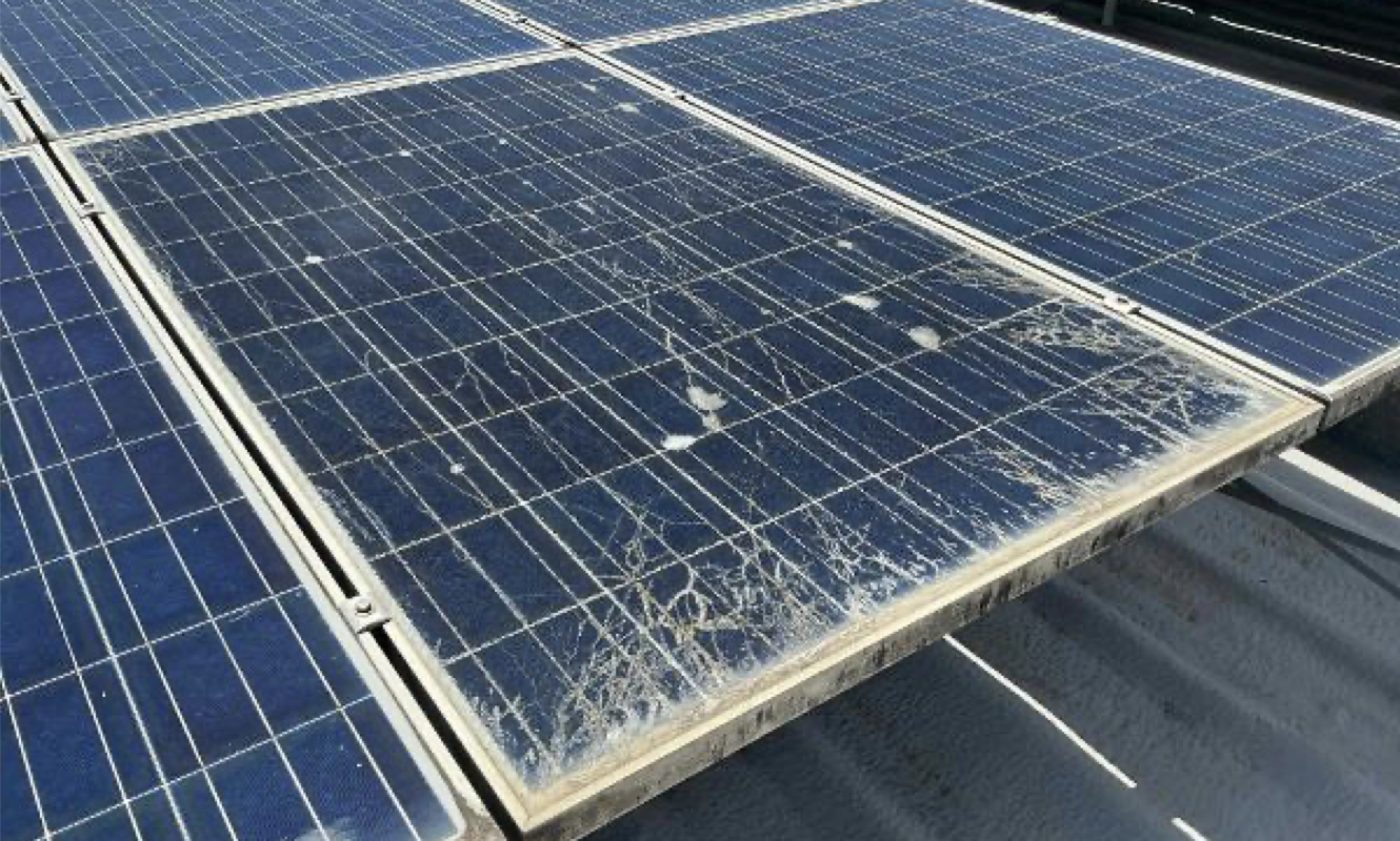 Sistema solar dañado antes de reparación